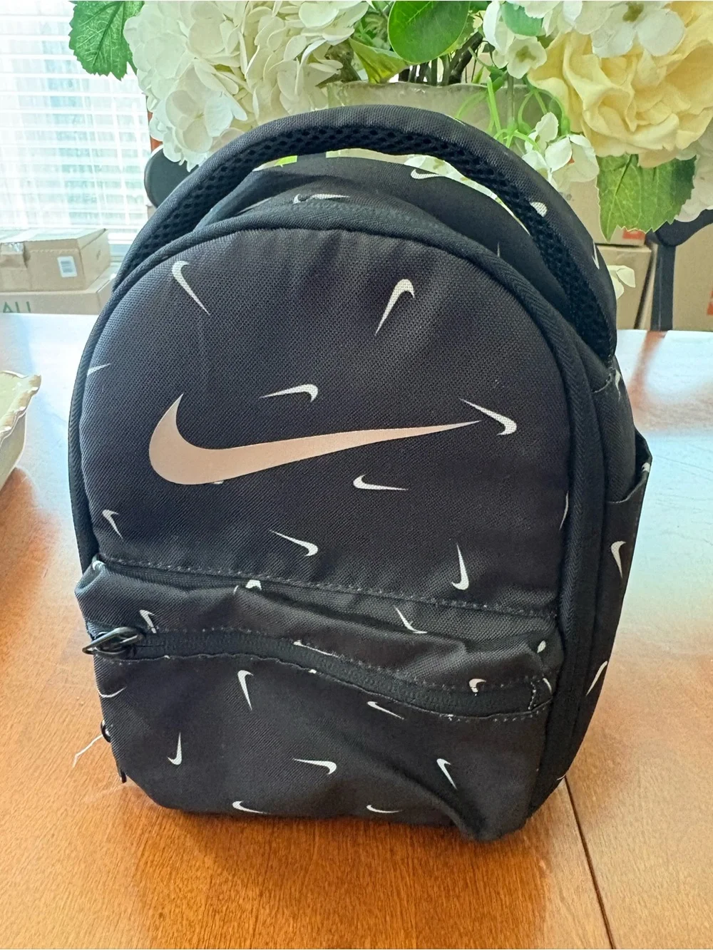 Nike Insulated Lunch Bag / Fuel Pack - Black Swoosh Print